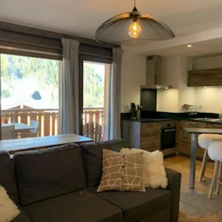 Cocooning Avec Balcon Et Garage à Châtel, Pour 4 Personnes - Fr-1-198-211